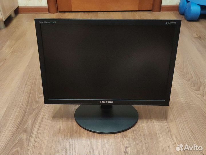 Монитор Samsung 19