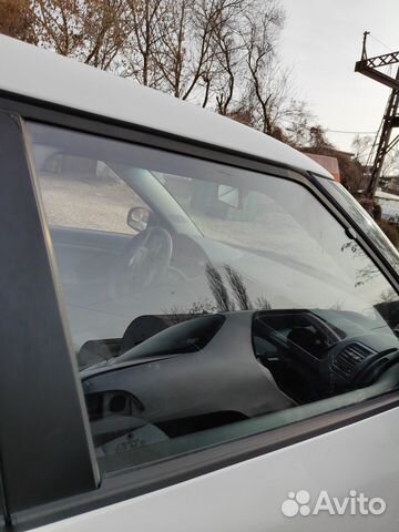 Skoda fabia 2 стекло двери передней правой