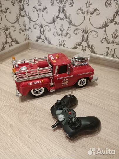 Машинка на радиоуправлении+ боевые роботы