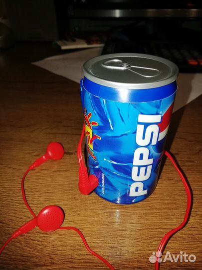 Банка пепси радио с наушниками