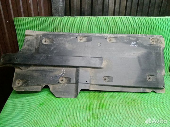 Защита днища кузова левая Volkswagen Polo V CFN