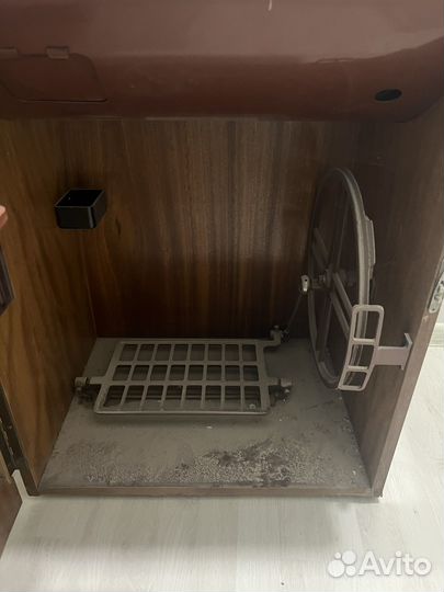 Швейная машина LADA