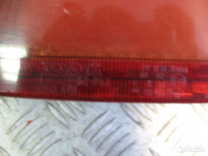 Фонарь задний правый Toyota Yaris 2004г рест