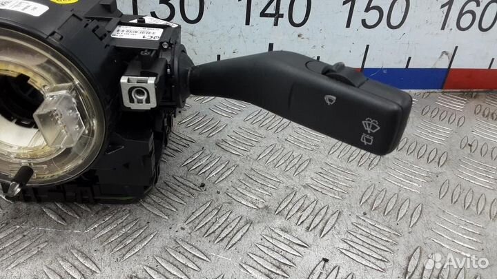 Переключатель поворотов подрулевой Skoda Octavia