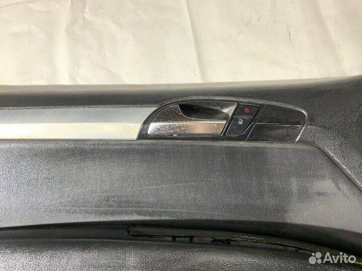 Обшивка двери передняя левая Audi Q7 4L