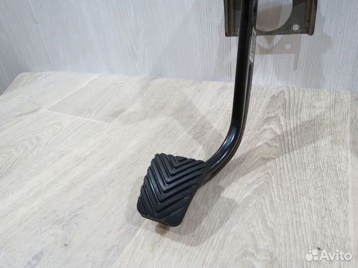 Педаль сцепления Kia Rio 3