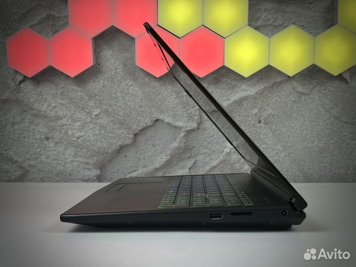 Игровой ноутбук MSI Leopard / GTX 1050 / i7