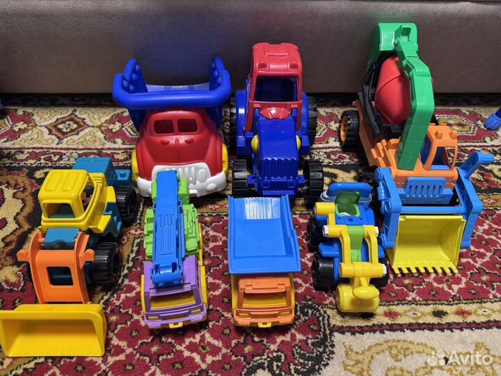 Пластмасовые машинки