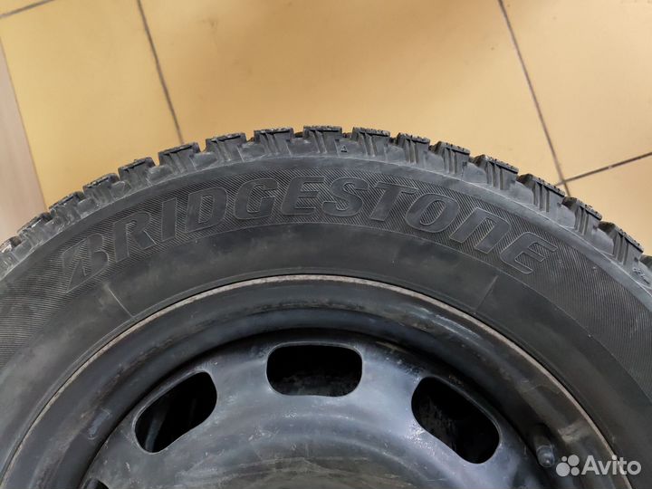 Bridgestone Blizzak Spike-01 185/65 R15 88T