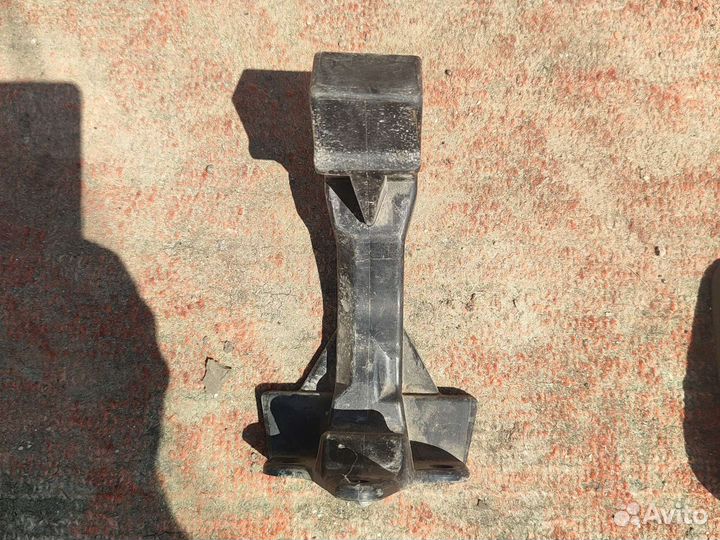 Крепление домкрата