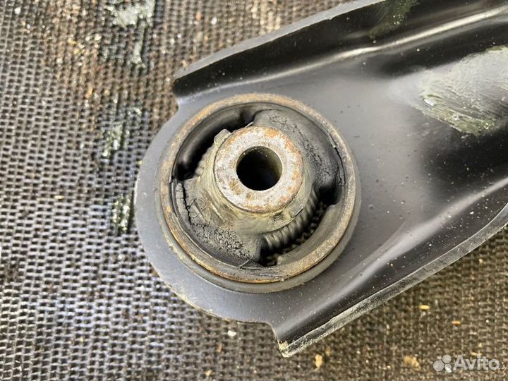 Рычаг подвески передний левый Nissan X-Trail T31