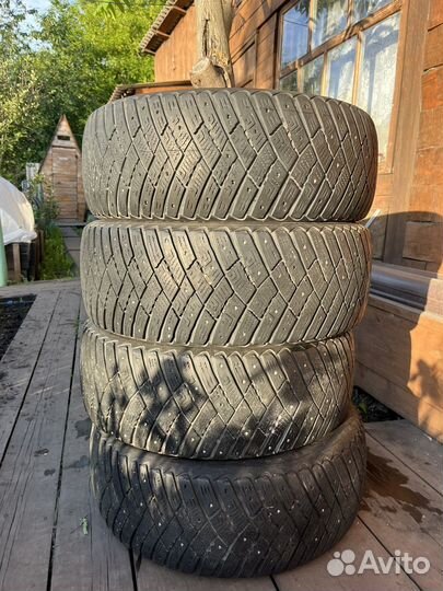 Goodyear Ultragrip Ice Arctic 215/55 R17