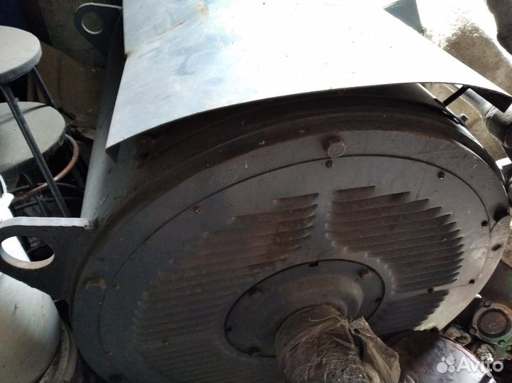 Продам электродвигатель 315 кВт