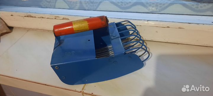 Комбайн для сбора ягод СССР