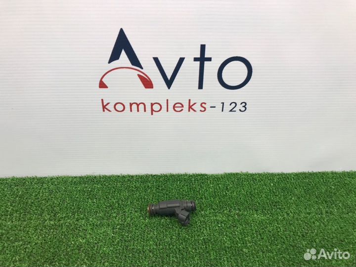 Форсунка инжекторная Audi A8 D3 BFM 2005