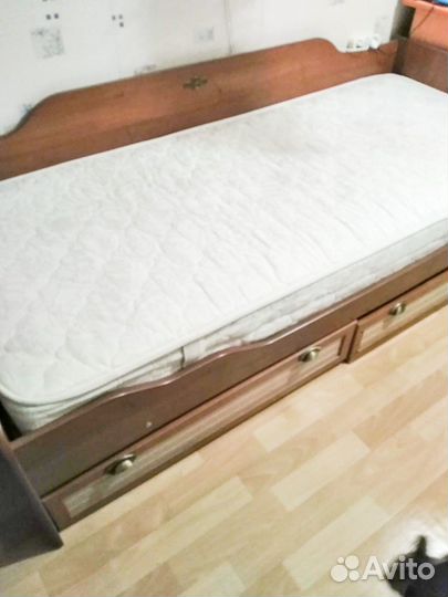 Детская кровать с матрасом