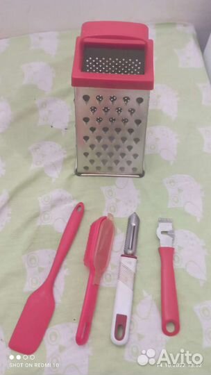 Кастрюля, чайники, ложки, поварешки