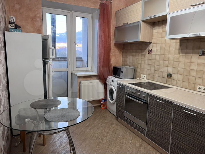 1-к. квартира, 40 м², 8/17 эт.