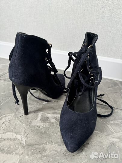 Туфли на шнуровке