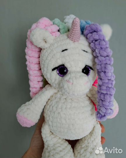 Вязаная игрушка Единорог. Плюшевая пряжа