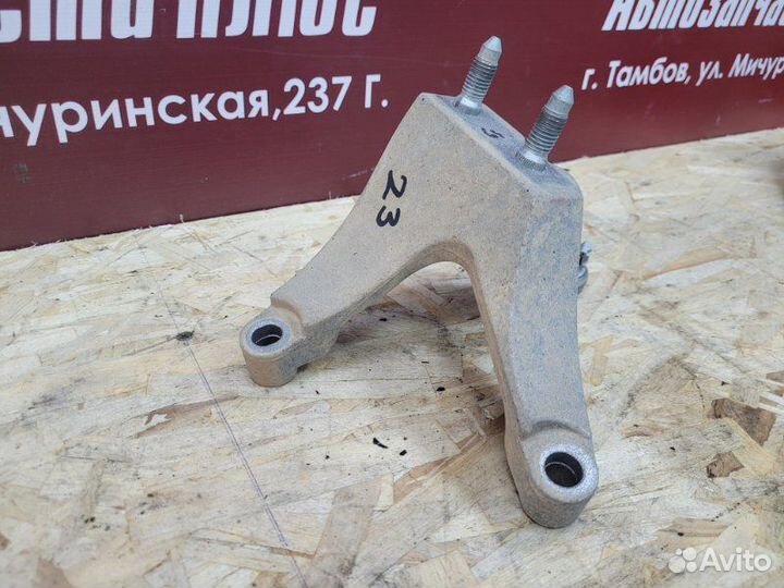 Кронштейн кпп Renault Logan