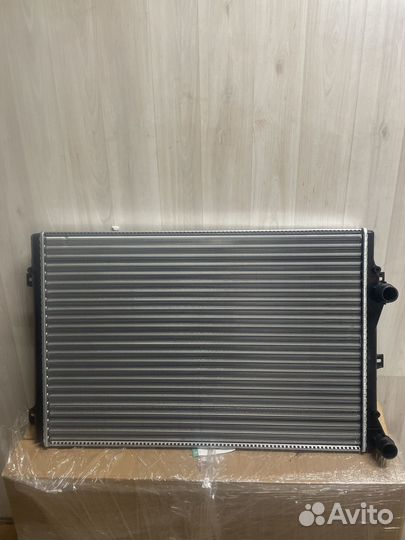Радиатор охлаждения Volkswagen Skoda 1.8 160 л.с