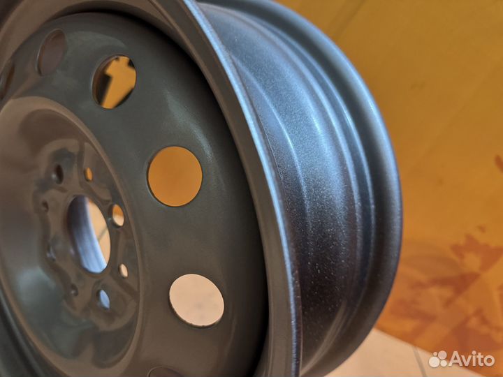 Диски штампованные Accuride 5.5x14 4x98 ET 35 D58