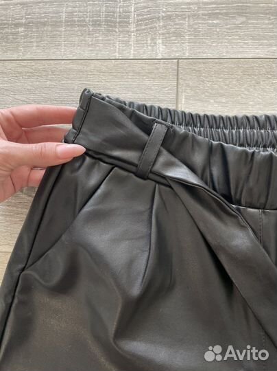 Шорты кожаные черные