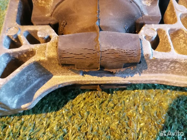 Опора двигателя (подушка двс) передняя правая 3M51