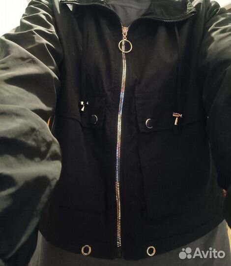 Ветровка черная короткая