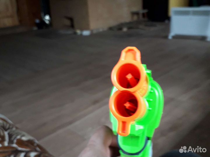 Nerf пистолет zombie double strike