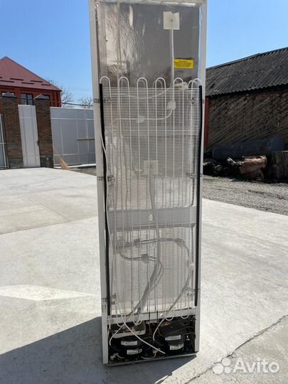 Холодильник, тепловая витринаи холодильник