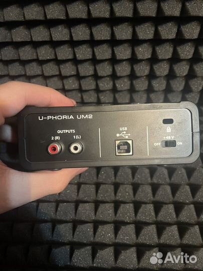 Звуковая профессиональная карта Behringer UM2