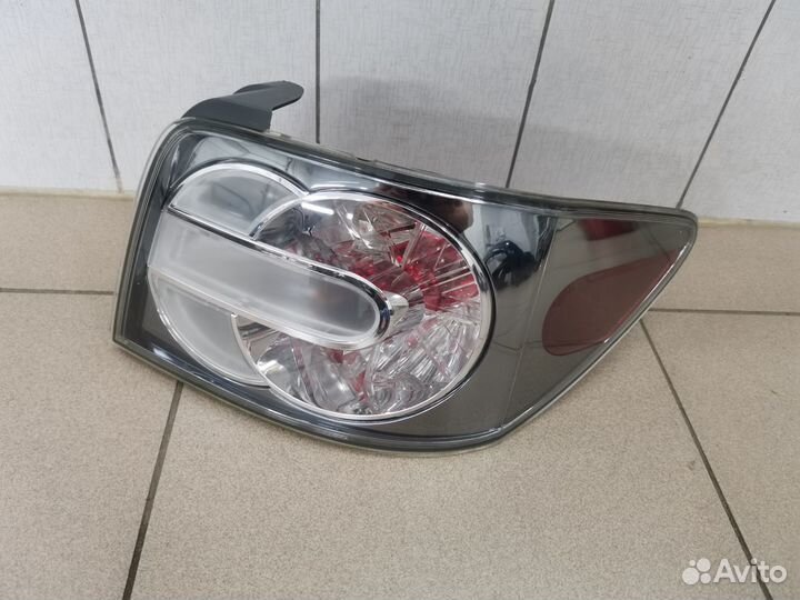 Фонарь задний правый Mazda CX-7