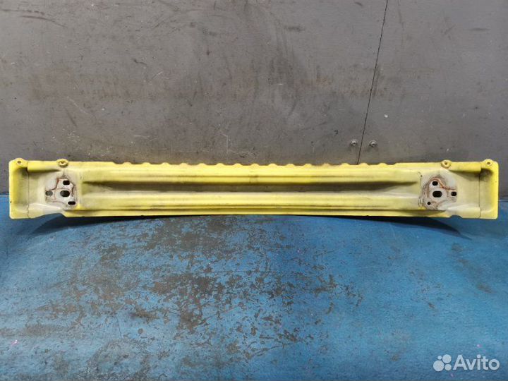 Усилитель бампера передний Toyota Celica T23