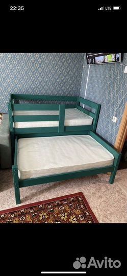 Детская кровать из натурального дерева