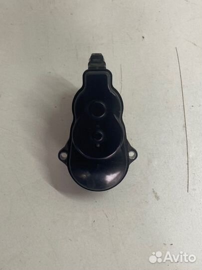 Моторчик стояночного тормоза задний Toyota Camry