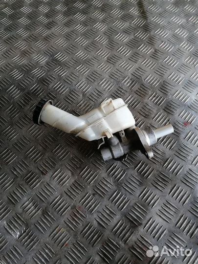 Главный тормозной цилиндр Mitsubishi Lancer 10