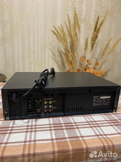 Видеомагнитофон Panasonic hi fi стерео NV-SR80AM