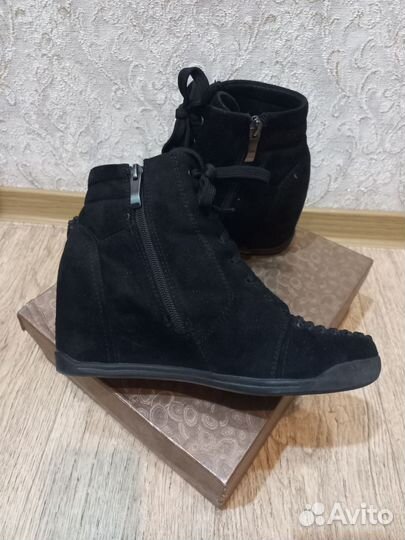 Ботинки женские 39 размер