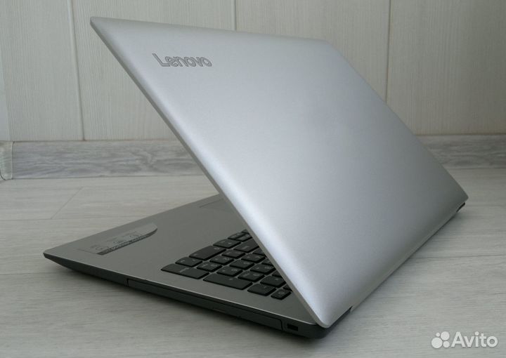 Lenovo (Core i3-7100U, Radeon 530, SSD+HDD, 8Gb)