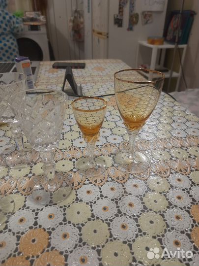 Бокалы и рюмки медовый цвет