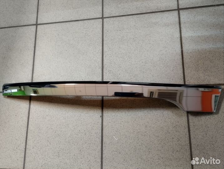 Молдинг зад бампера пр VW Touareg 7P6853842