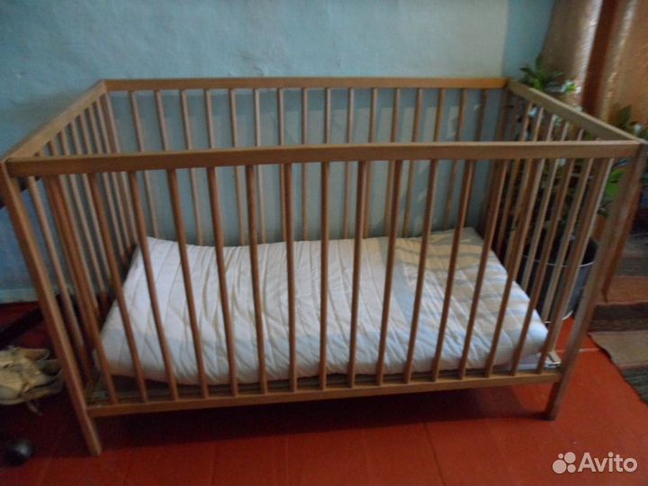 Детская кроватка