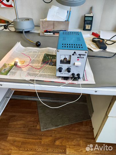 Источник питания лабораторный