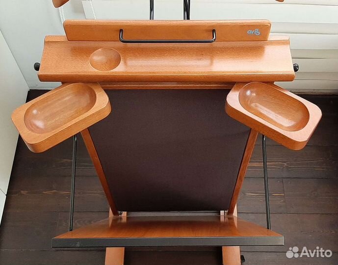 Пресс-вешалка