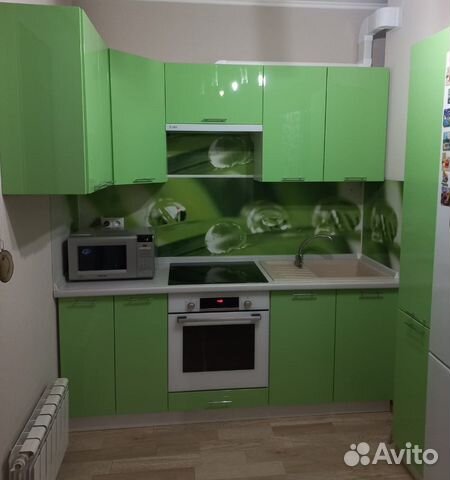Кухня Глянец 120х260 см готовый вариант с витрины