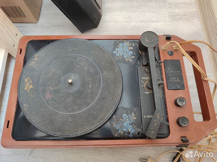 Проигрыватель винила СССР
