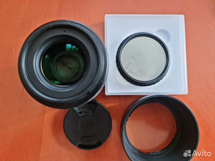 Sony Alpha A6300 объектив Sigma 30 mm. 1.4f +набор