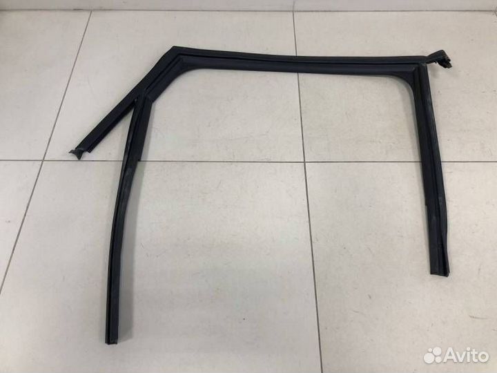 Уплотнитель стекла двери Volkswagen Taos 2020